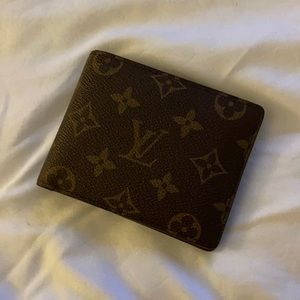 Louis Vuitton multiple wallet
